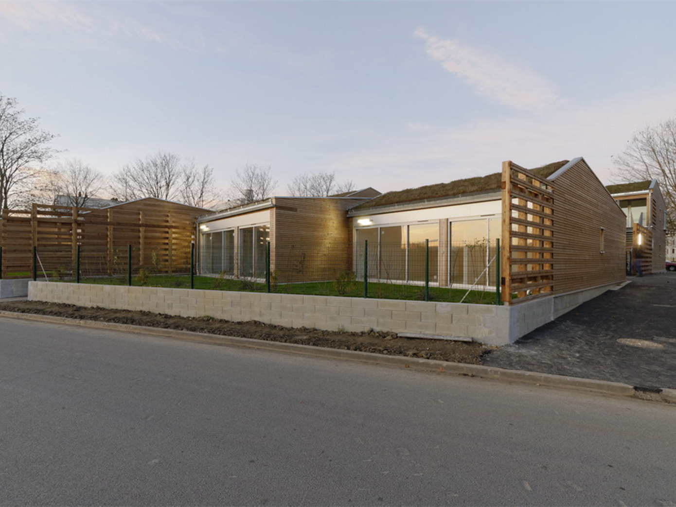 法国 16 座公益住房翻修工程，和谐融入自然景观-7