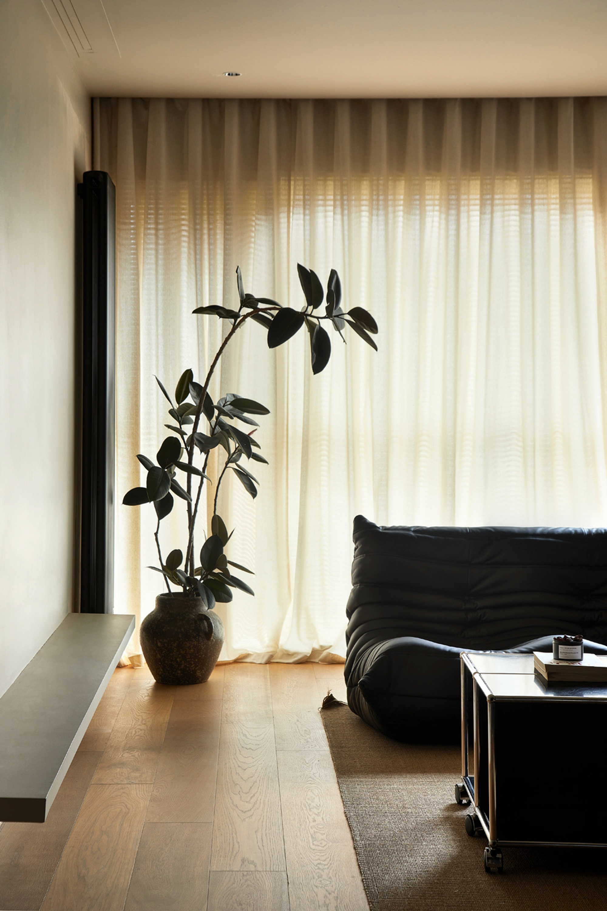 黑色中古风极简公寓-36