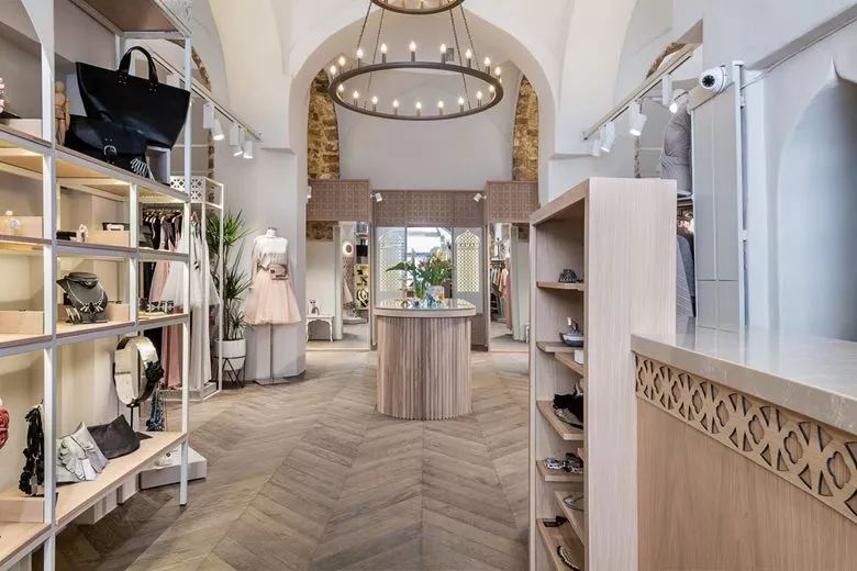 广东中山服装城淘宝店主跨界打造多元化品牌-2