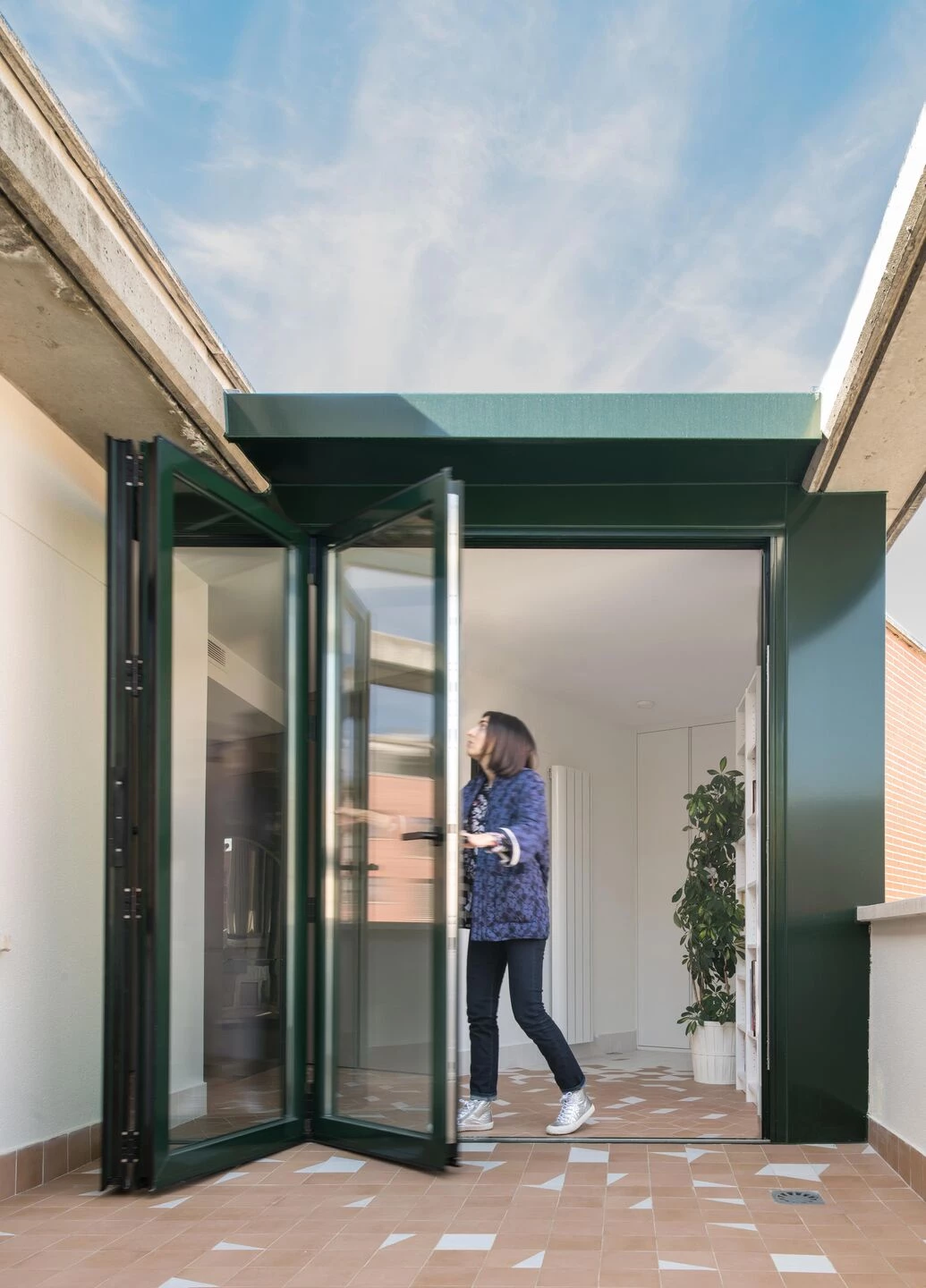 阳光下的双露台公寓丨西班牙马德里丨PuertoyMartín Architects-34