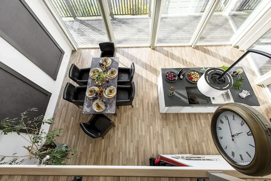 瑞典黑色别墅 | 水上的豪华游轮-9