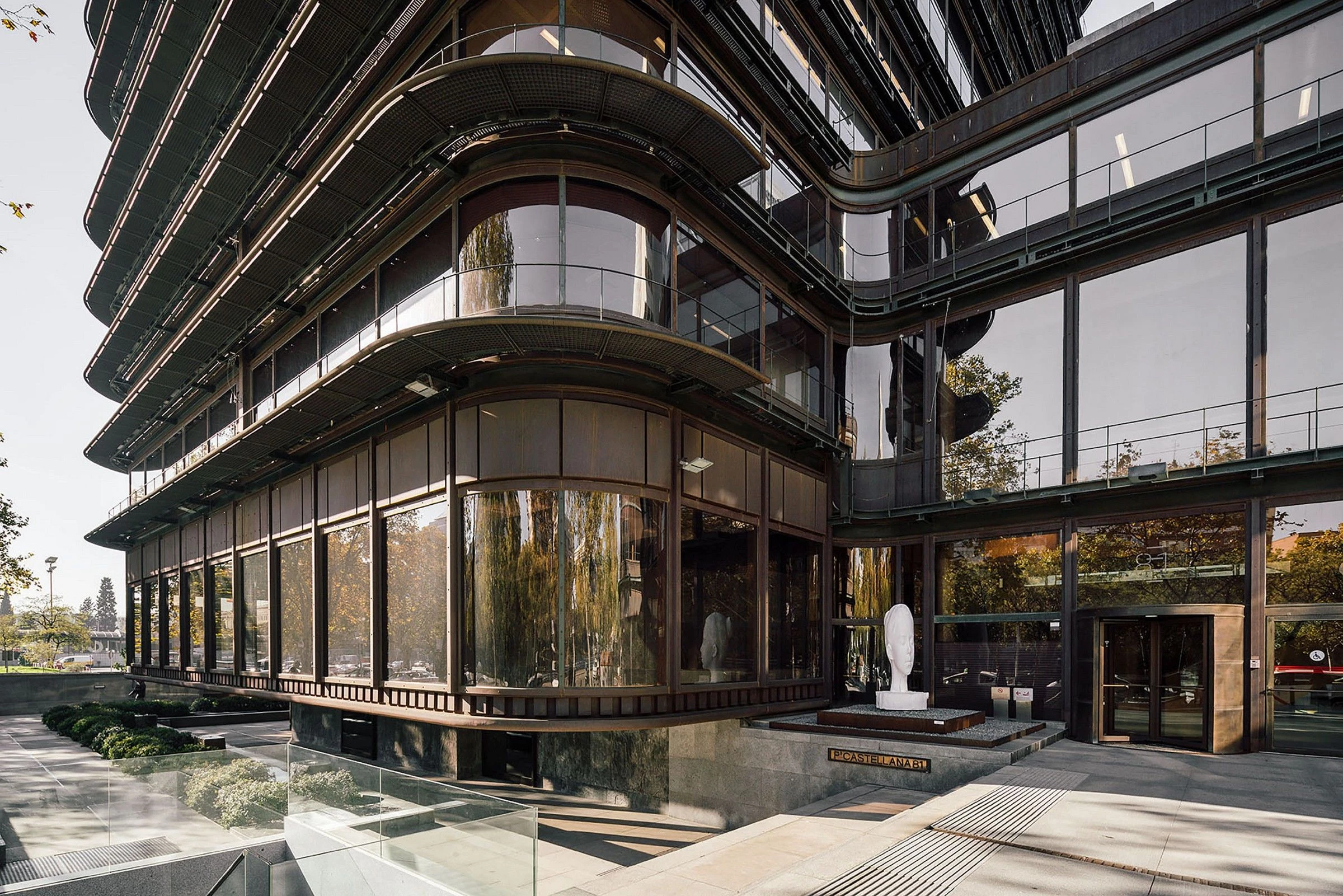 致敬经典 | 马德里 Castellana 81 塔楼的极致修复-14