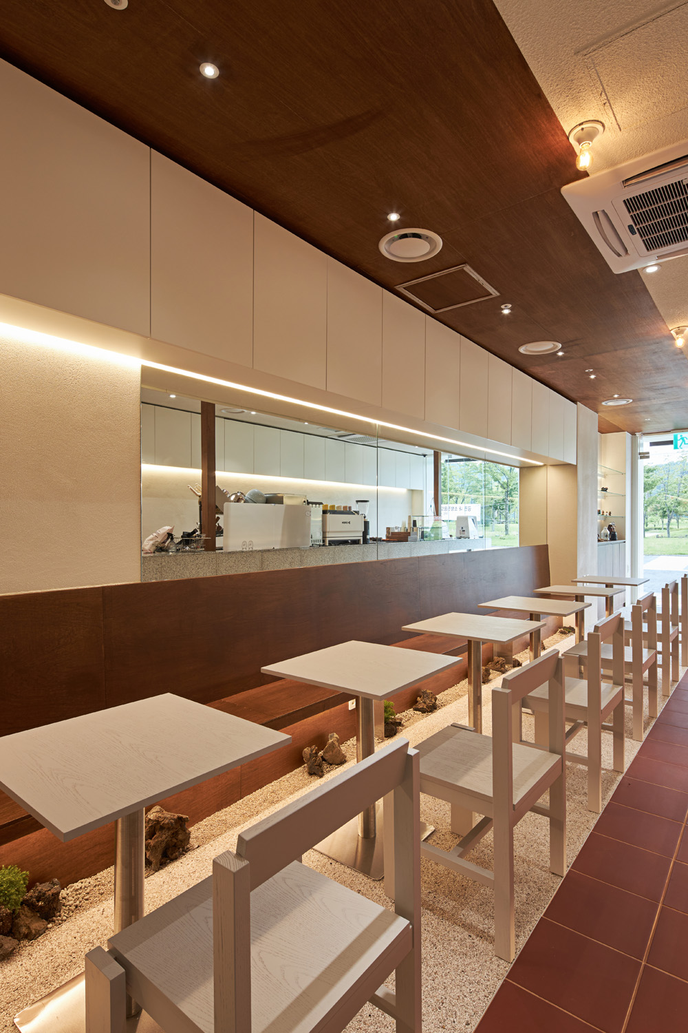 15 坪优雅精品烘焙咖啡馆设计-12