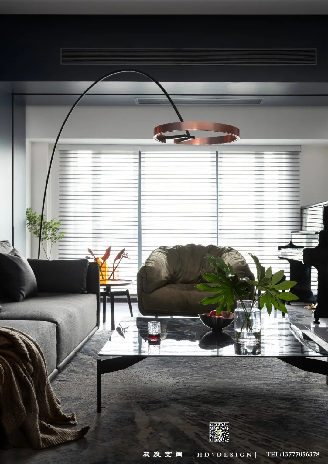 印象巴黎复式住宅 | 现代简约的深色空间-2