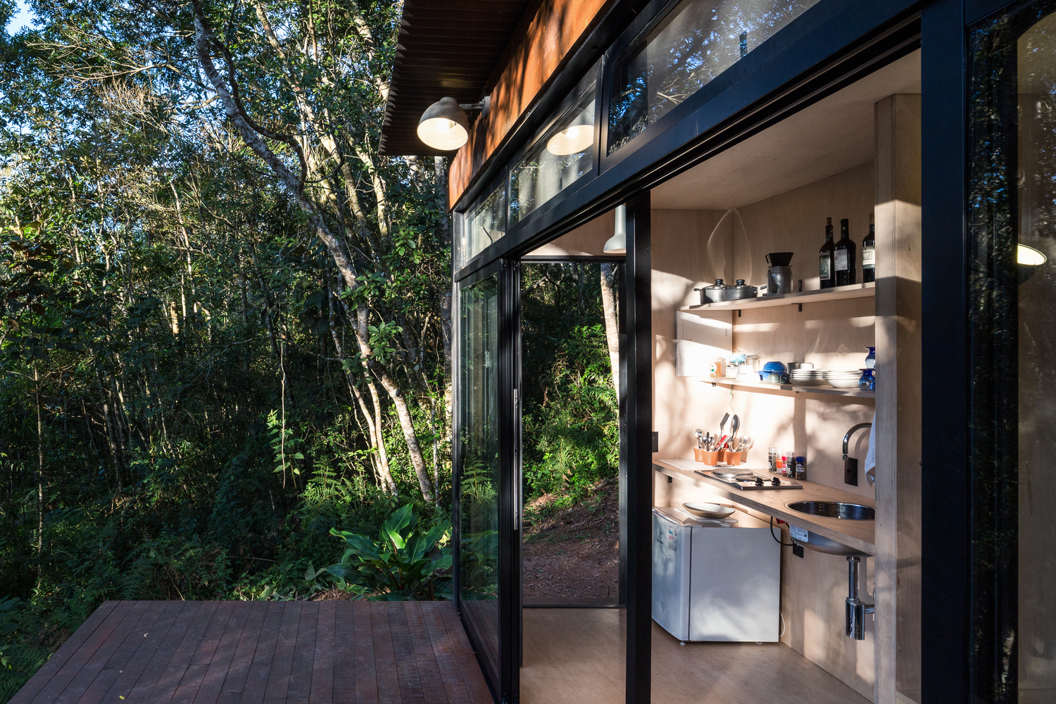 极简主义的山间小木屋-36