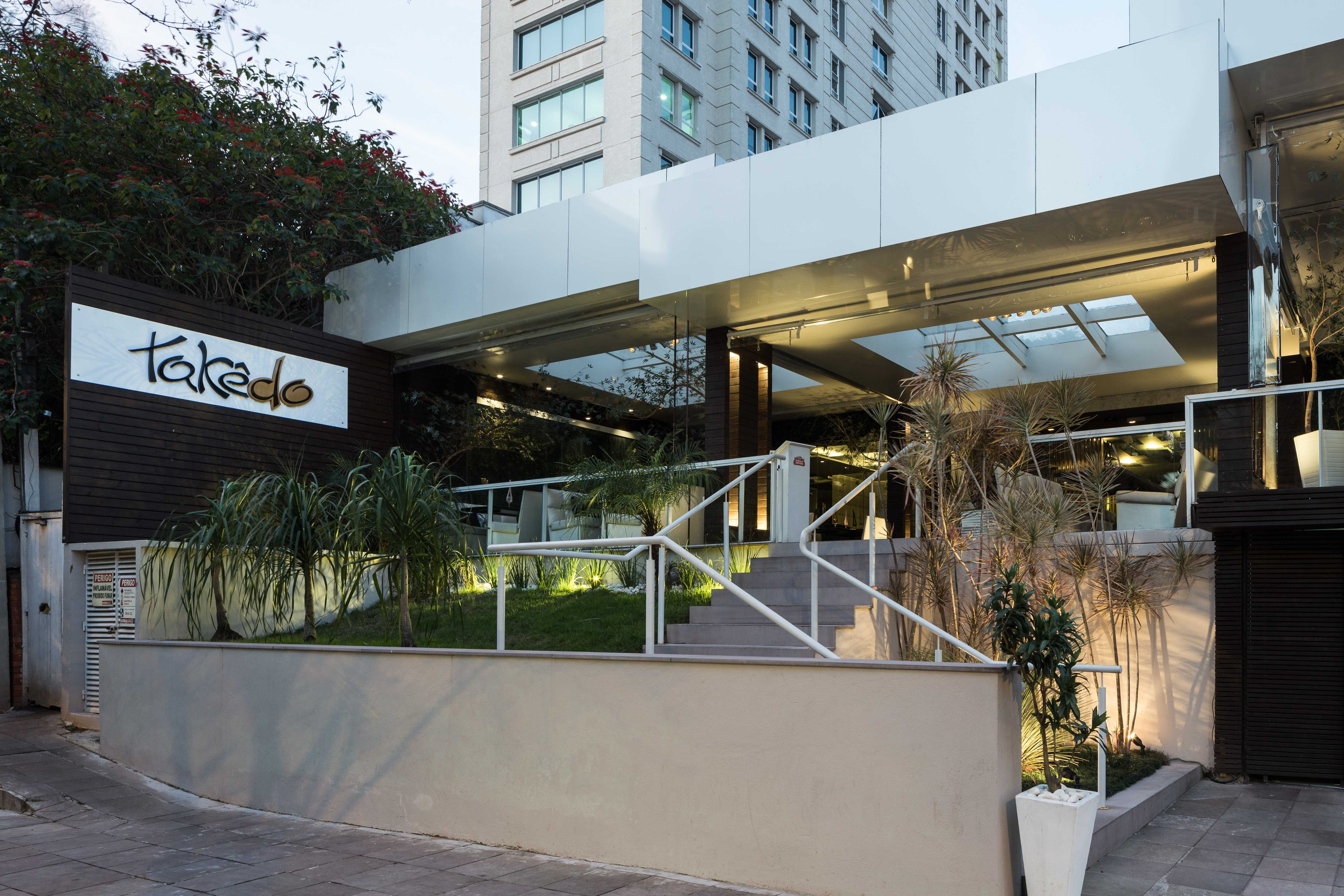 日本现代料理餐厅 Takedo 的精致室内设计-11