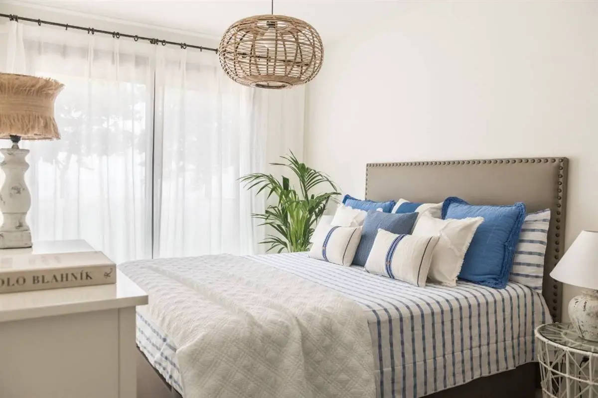 西班牙 Costa Brava 蓝色假期双层公寓，设计师 Eva Mesa 的完美杰作-10