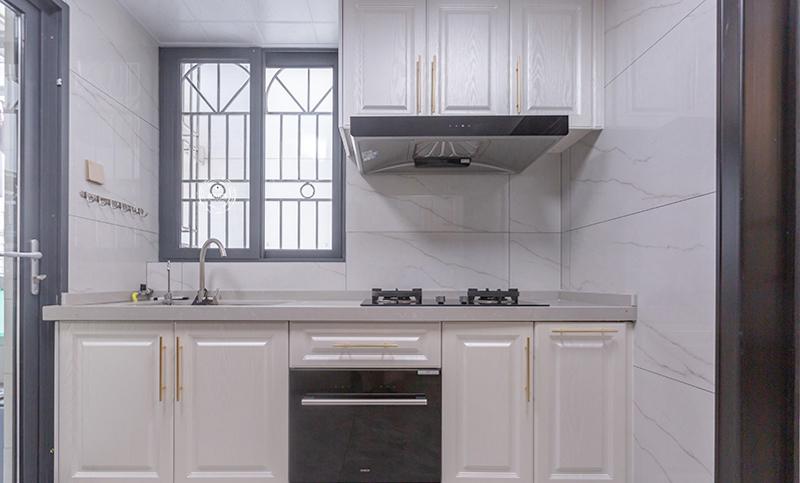 现代轻奢三居室,精致金属与大理石的浪漫邂逅-12