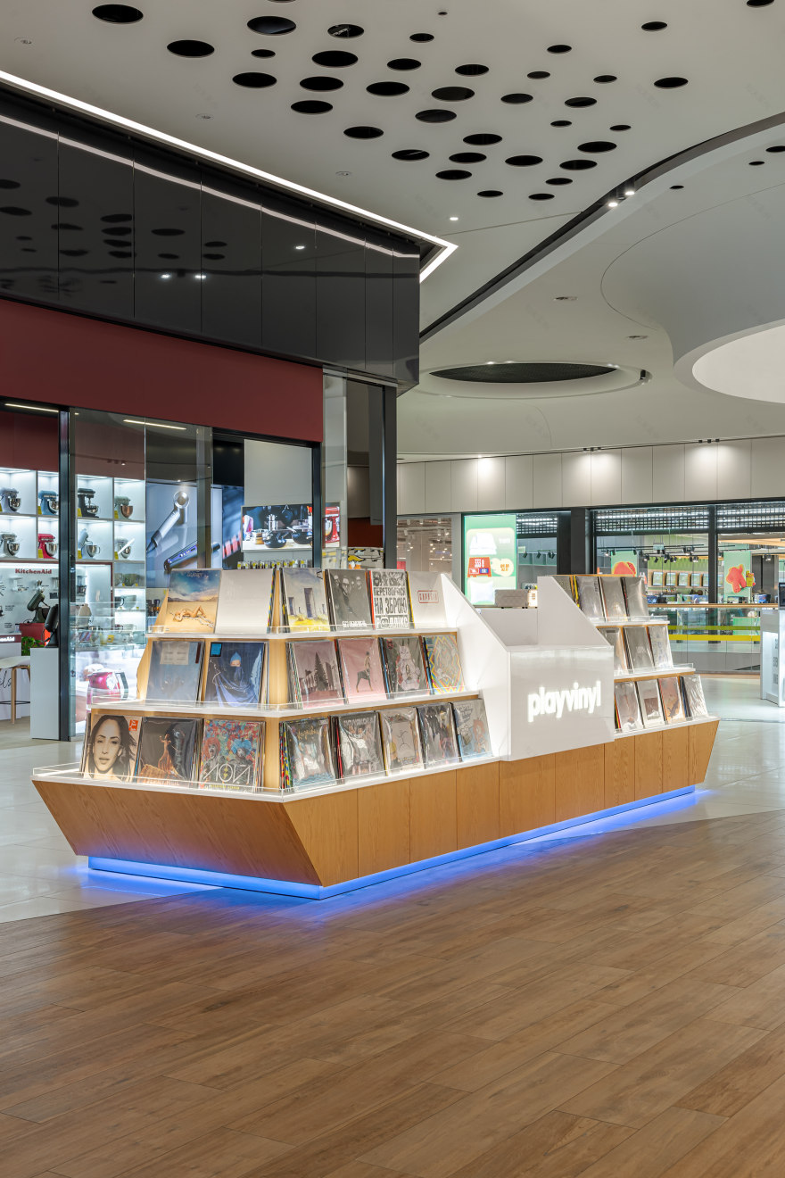 在商场播放黑胶唱片丨乌克兰基辅丨Julia Katerinych,Vitalii Sobchenko-43