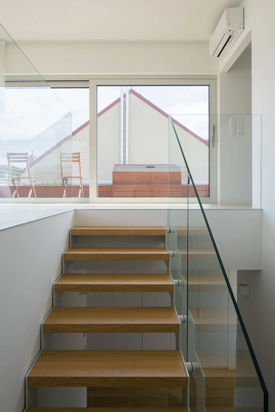 捷克家庭住宅,光影游戏中的自然采光设计-25