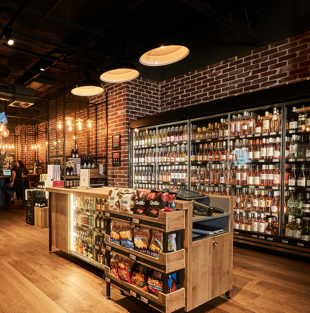 丹·墨菲斯兰科夫店

注：Dan Murphy's是澳大利亚知名的连锁酒业零售品牌，Lane Cove是具体一家店铺所在地点（可能是悉尼的一个地区兰科夫 ），通常品牌店铺名字可表达成某品牌某地店  丨i2C Architects,Twelve Architects-28