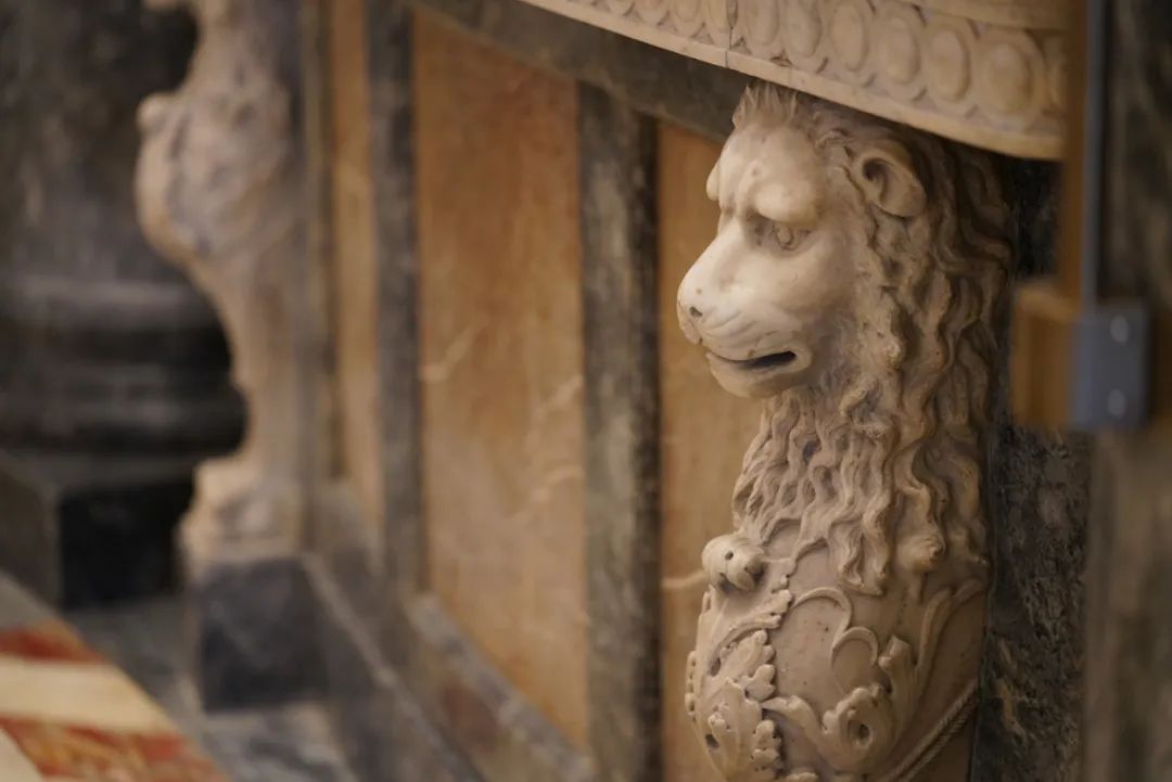 全球最美星巴克,花店、水族馆、百樱共赏-65