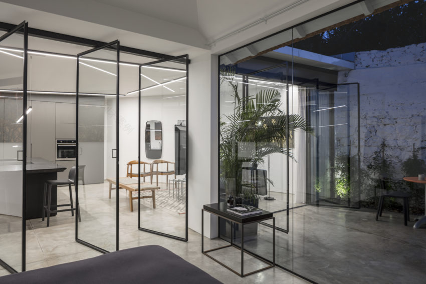 Cleanly modern A5 House refurbished by Raz Melamed Architects to put a contemporary spin on an historical building 由RazMelamedArchitects翻新的清洁现代A5House,以在历史建筑上进行现代旋转。-34