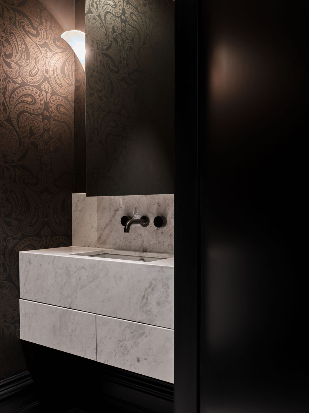 Red Door Project 的 Grey Residence-17