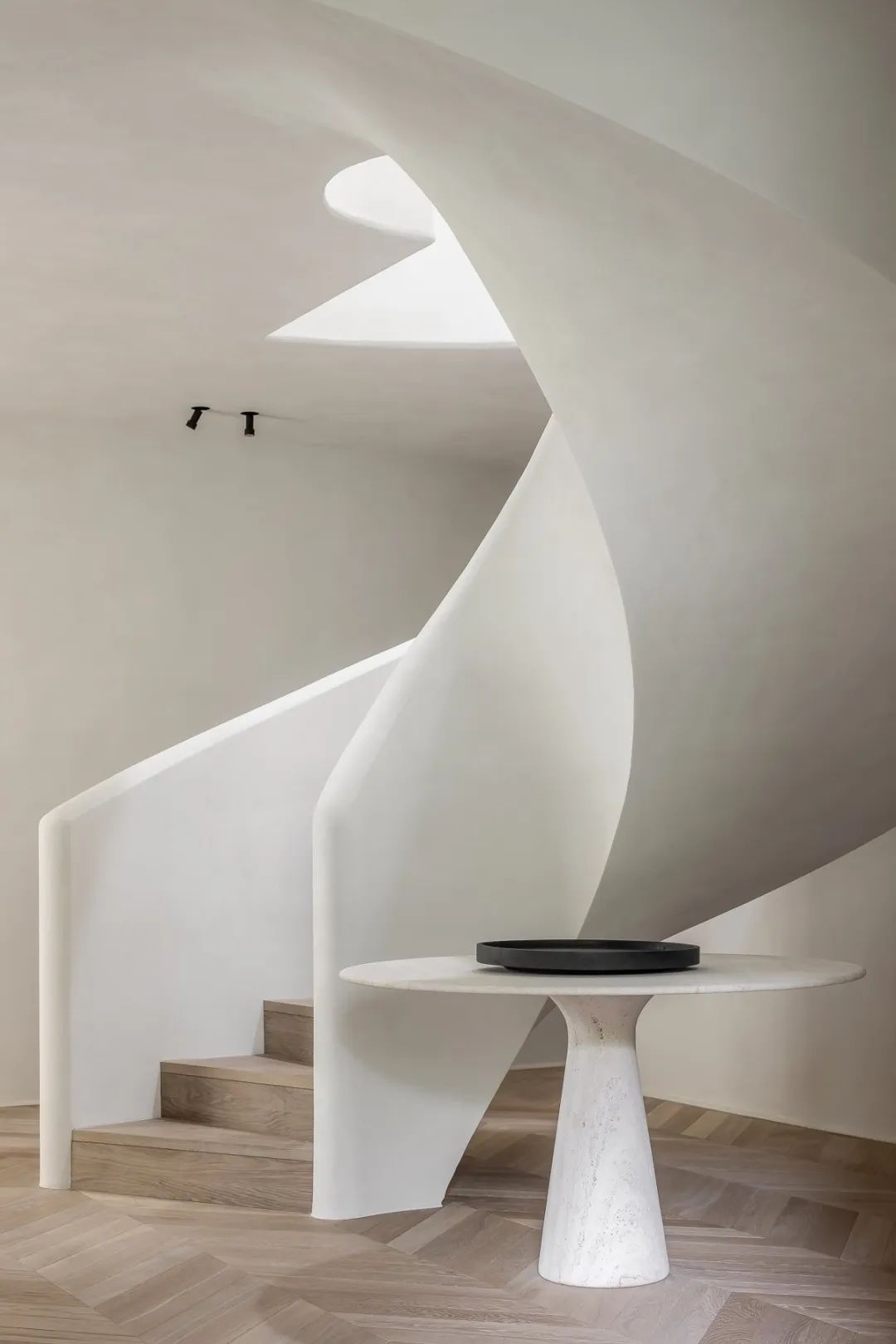 平衡内饰丨保加利亚鲁塞丨Nathalie Deboel-25