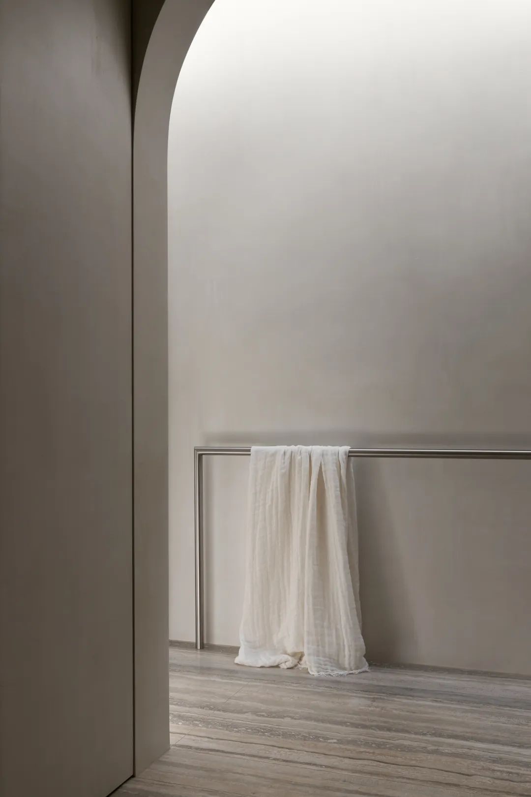 光与开放 · 艾玛·塞尔泽的极简之家丨澳大利亚墨尔本丨Selzer 设计工作室-9