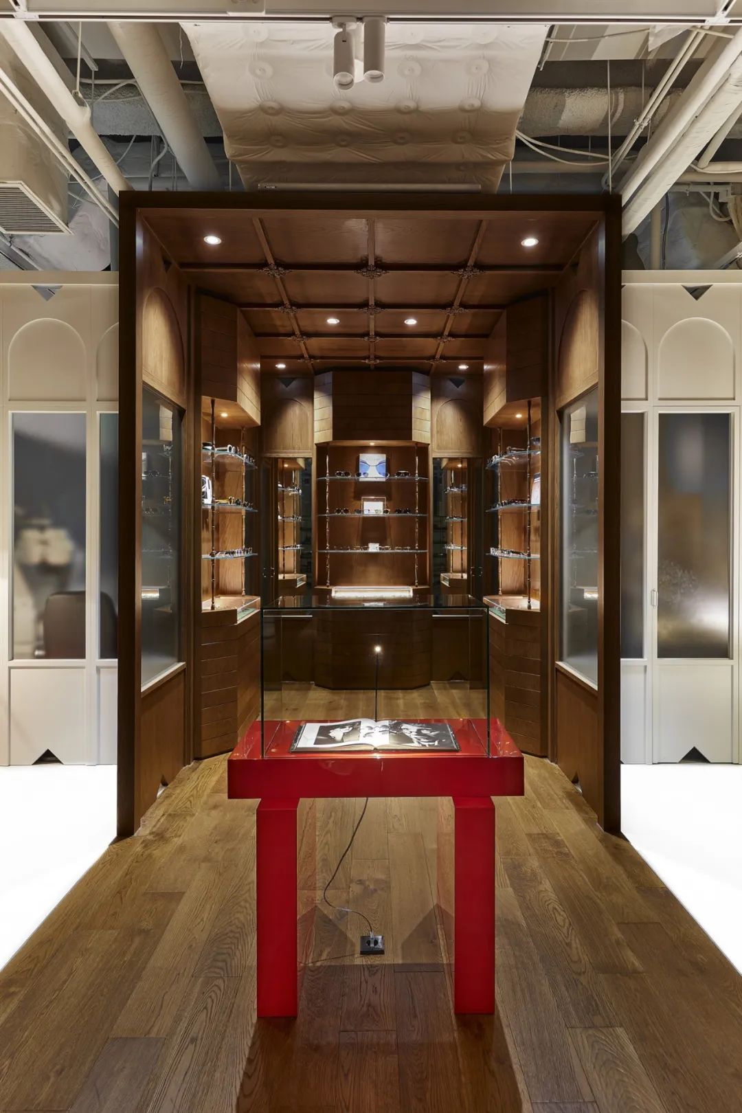 首尔 Oror 独特眼镜精品店设计丨韩国首尔丨NBDC-11