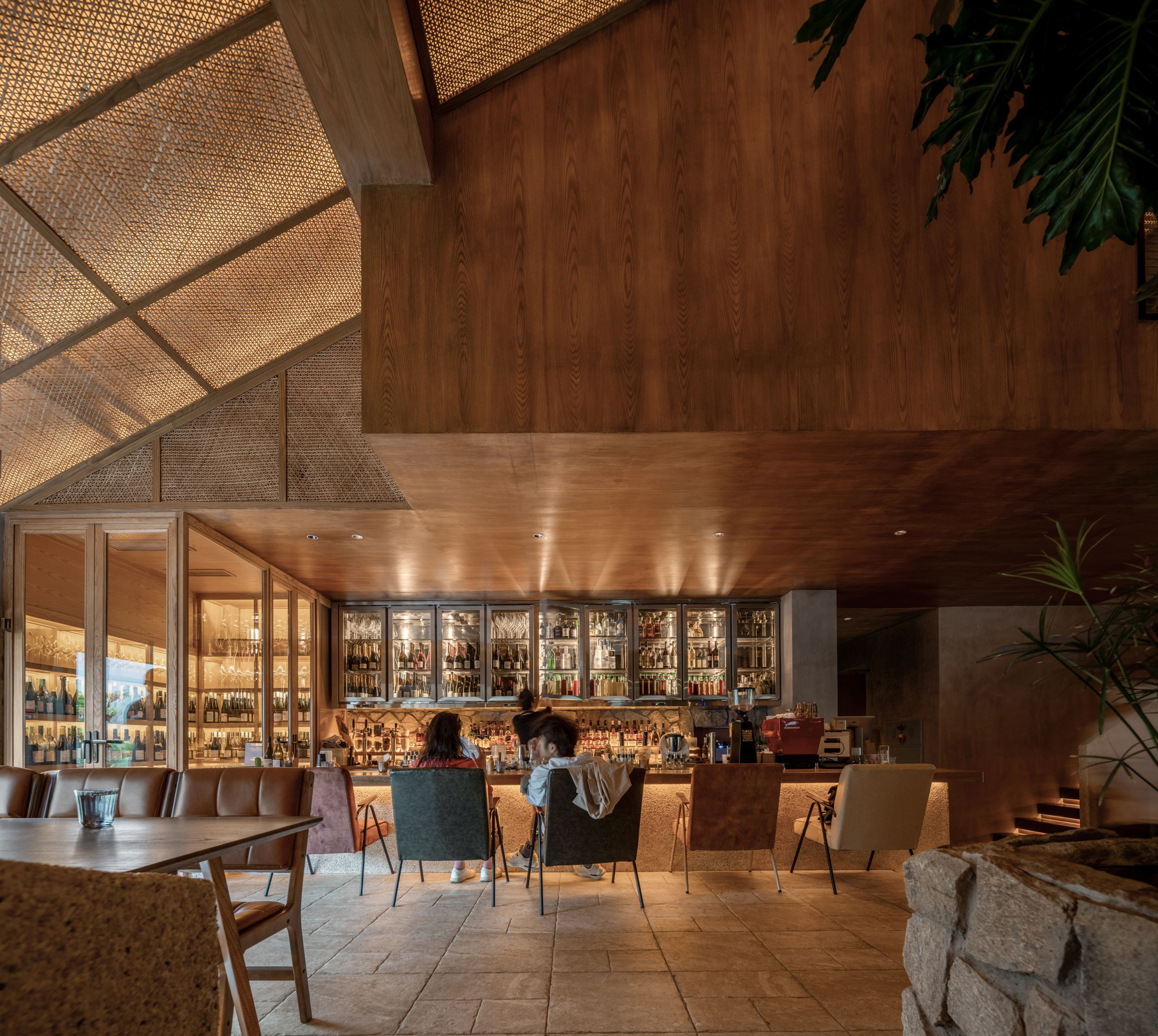 The Bond by hide&seek Bar & Restaurant / DAGA Architects-19