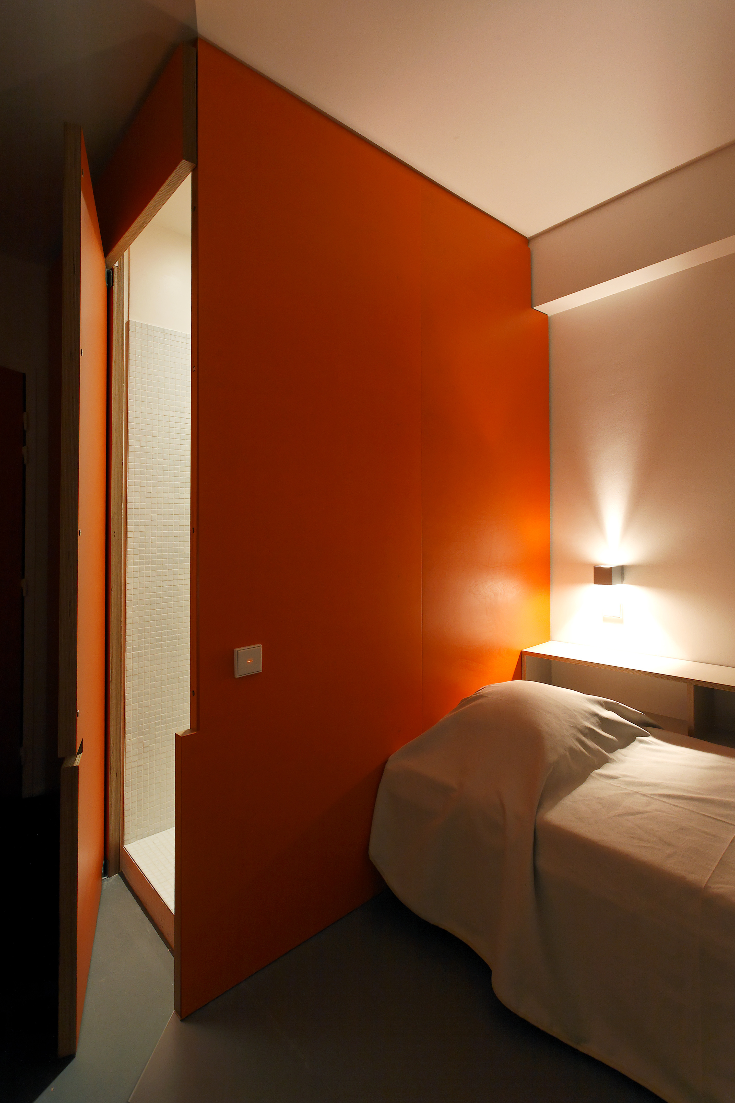 巴黎葡萄牙公寓翻新记 | 战舰灰立面展现独特魅力-26