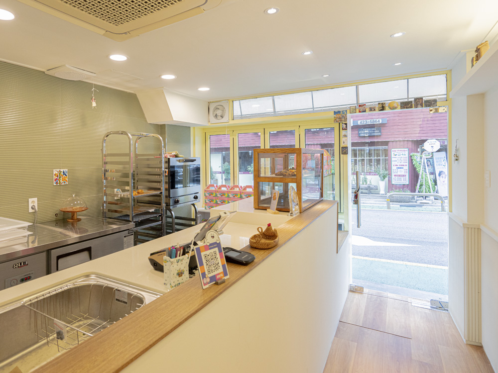 白色与原木的温馨小空间-4