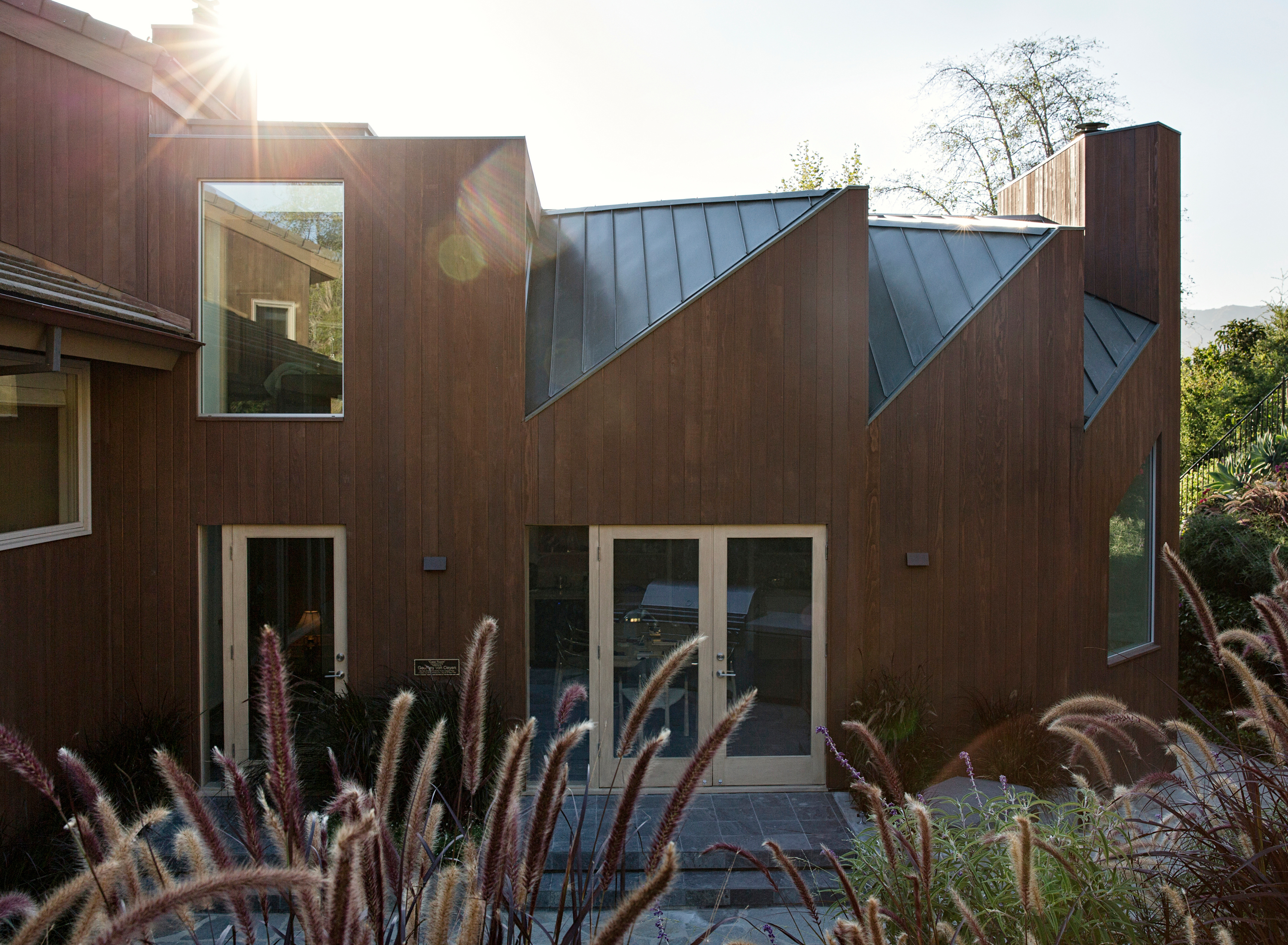 加州 Malibu 卫星办公住宅 | 融入环境的折叠空间-19