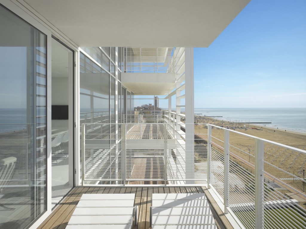 Jesolo Lido Condominium  Richard Meier-8