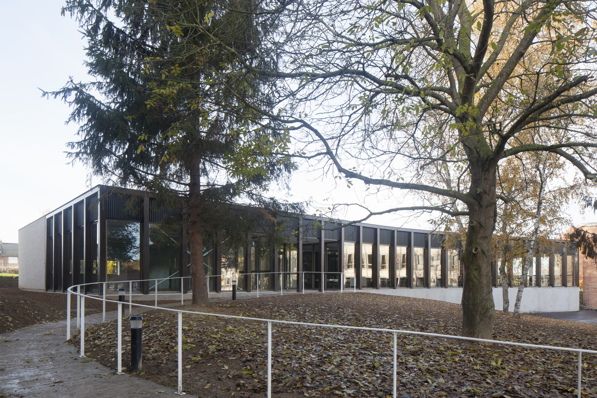 School Cafeteria and Multipurpose Room / LT2A-28