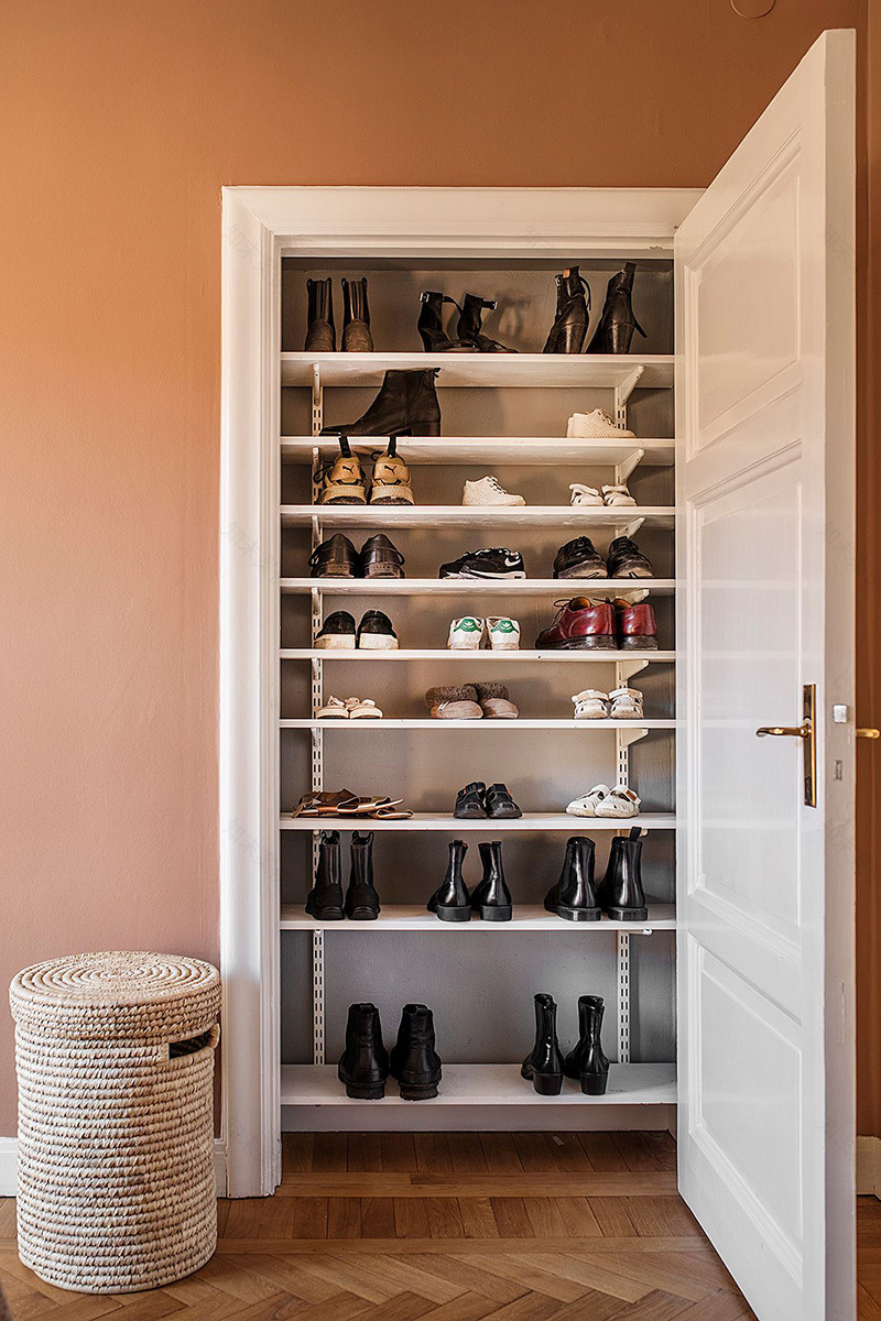 斯德哥尔摩 87 平米公寓 | olive living room and terracotta bedroom-21