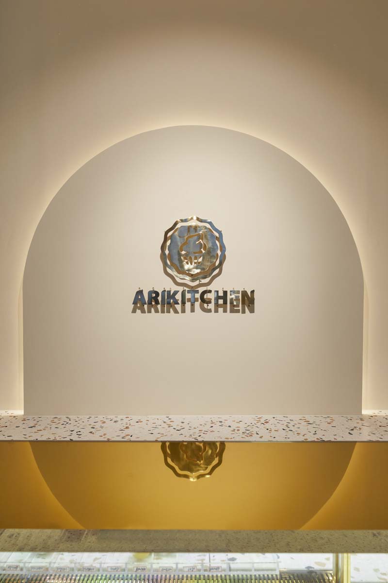 七坪小店营造独特氛围，品味缤纷色彩空间-7