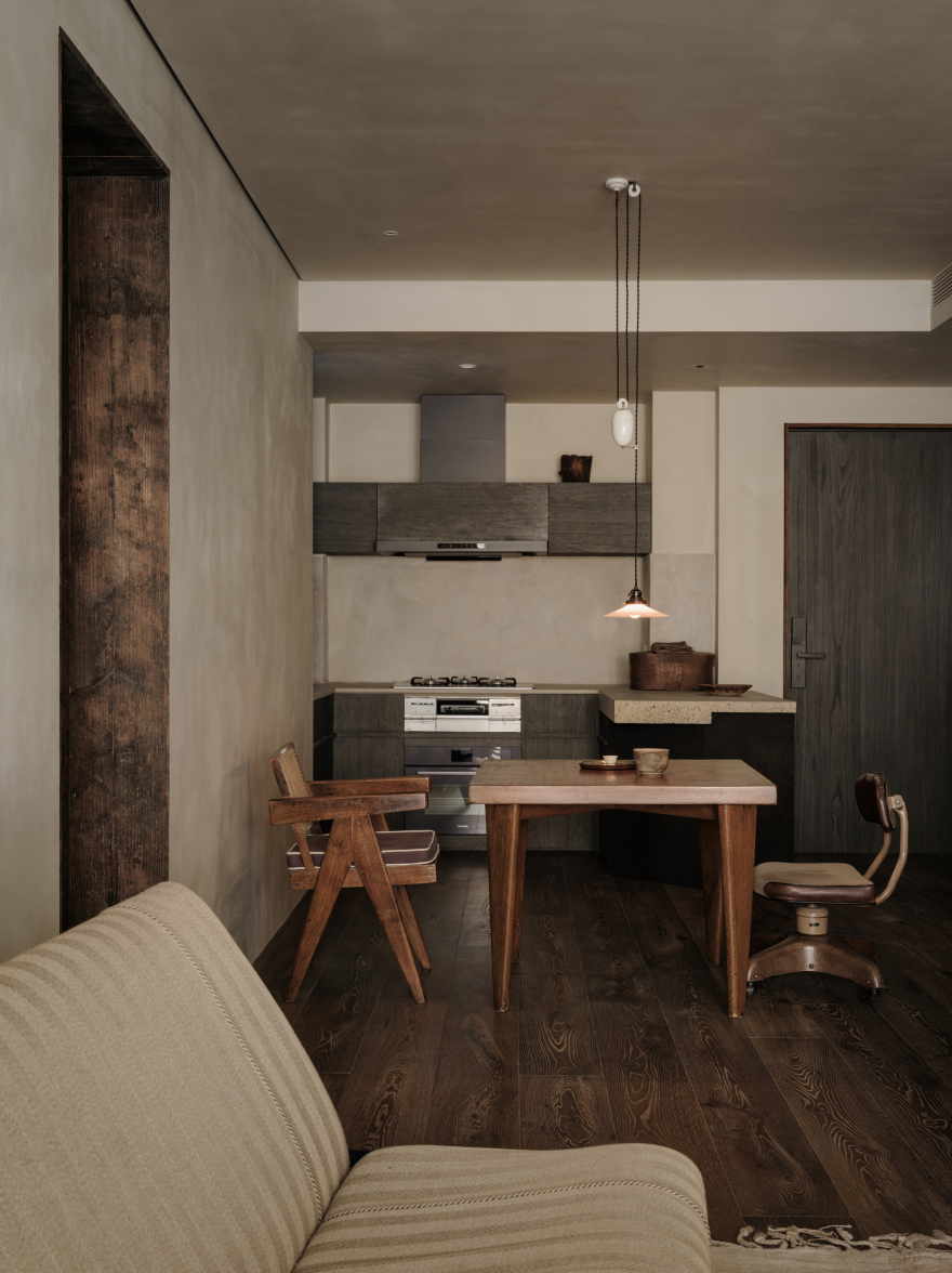 A Young Artist’s Home in Collected Time / Mountain Soil Interior Design-11