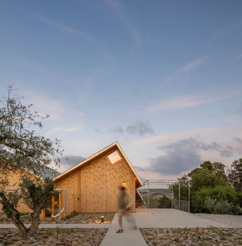 广州首个电摩营地丨中国广州丨勾勾手设计网-50