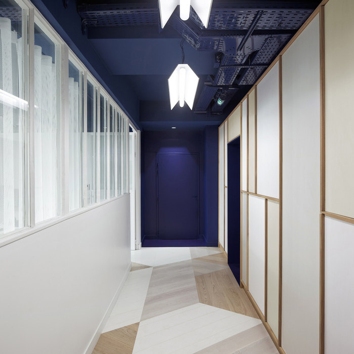 Atelier Tarkett Showroom and Office - Paris | Office Snapshots-3