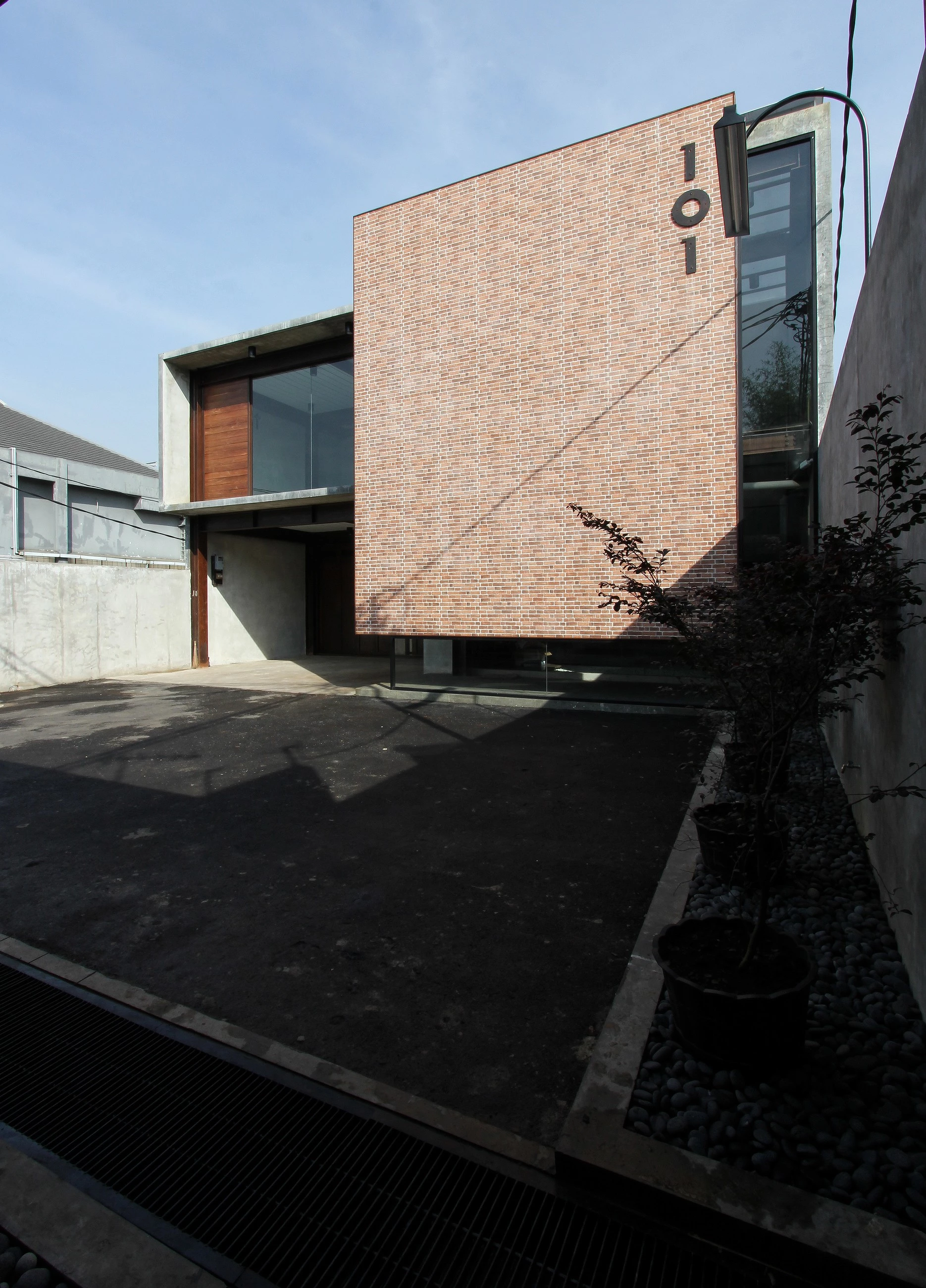 印尼工业风办公室设计 | 满足五感的舒适空间-9