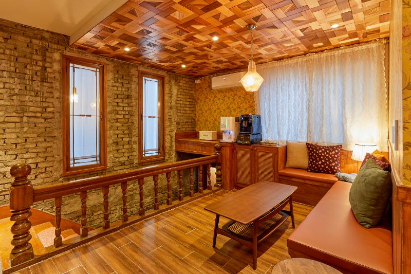 17 坪美妆店，打造简约居家风格-6