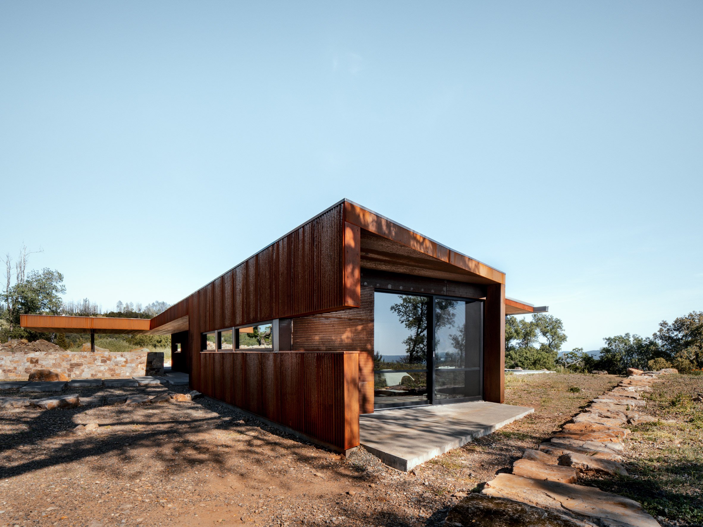 Nielsen Schuh Architects designs fire-resistant house in California wine country-7