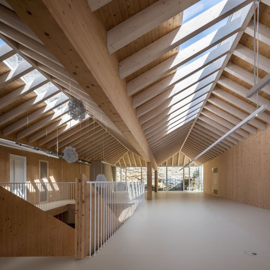 西班牙 Ribera del Berbés 维戈大学总部丨Abalo Alonso Arquitectos-30