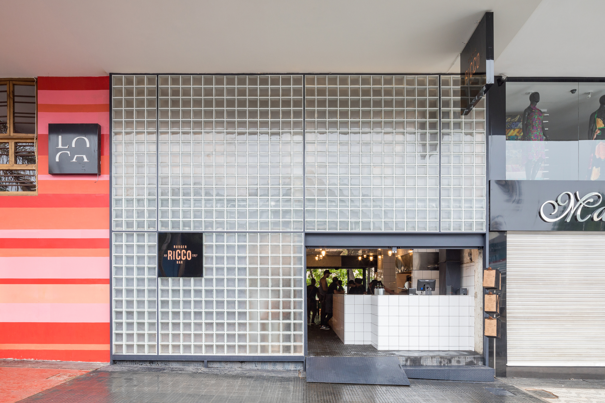 Ricco Burger Restaurant / BLOCO Arquitetos-20