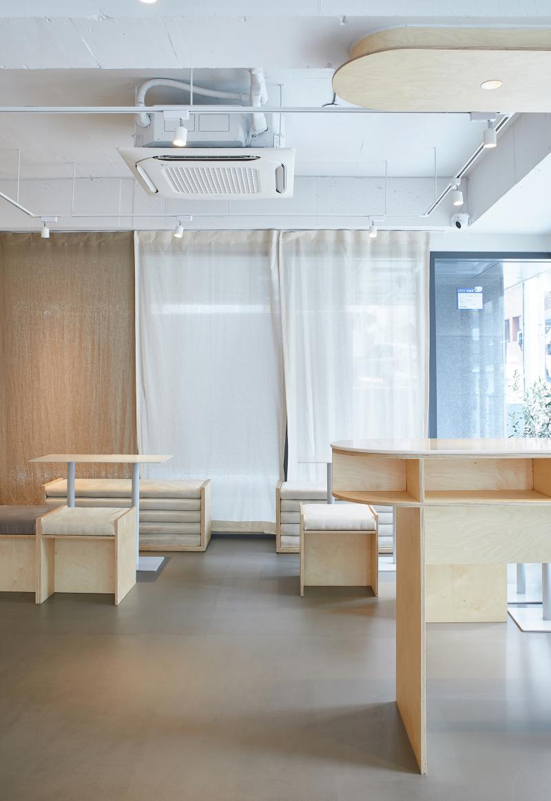 明亮温馨的简约咖啡馆，打造高品质生活空间-5