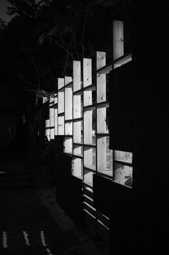 胡同画室——墙体像素化，木架结构打造连续统一视觉效果-17