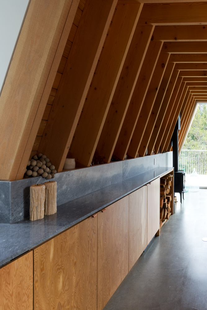 惠斯勒岩石悬崖上的周末度假小木屋-31