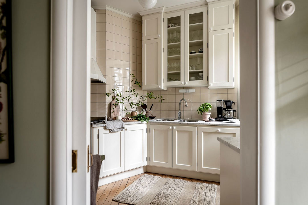 瑞典哥德堡公寓的花卉墙纸餐厅设计-18