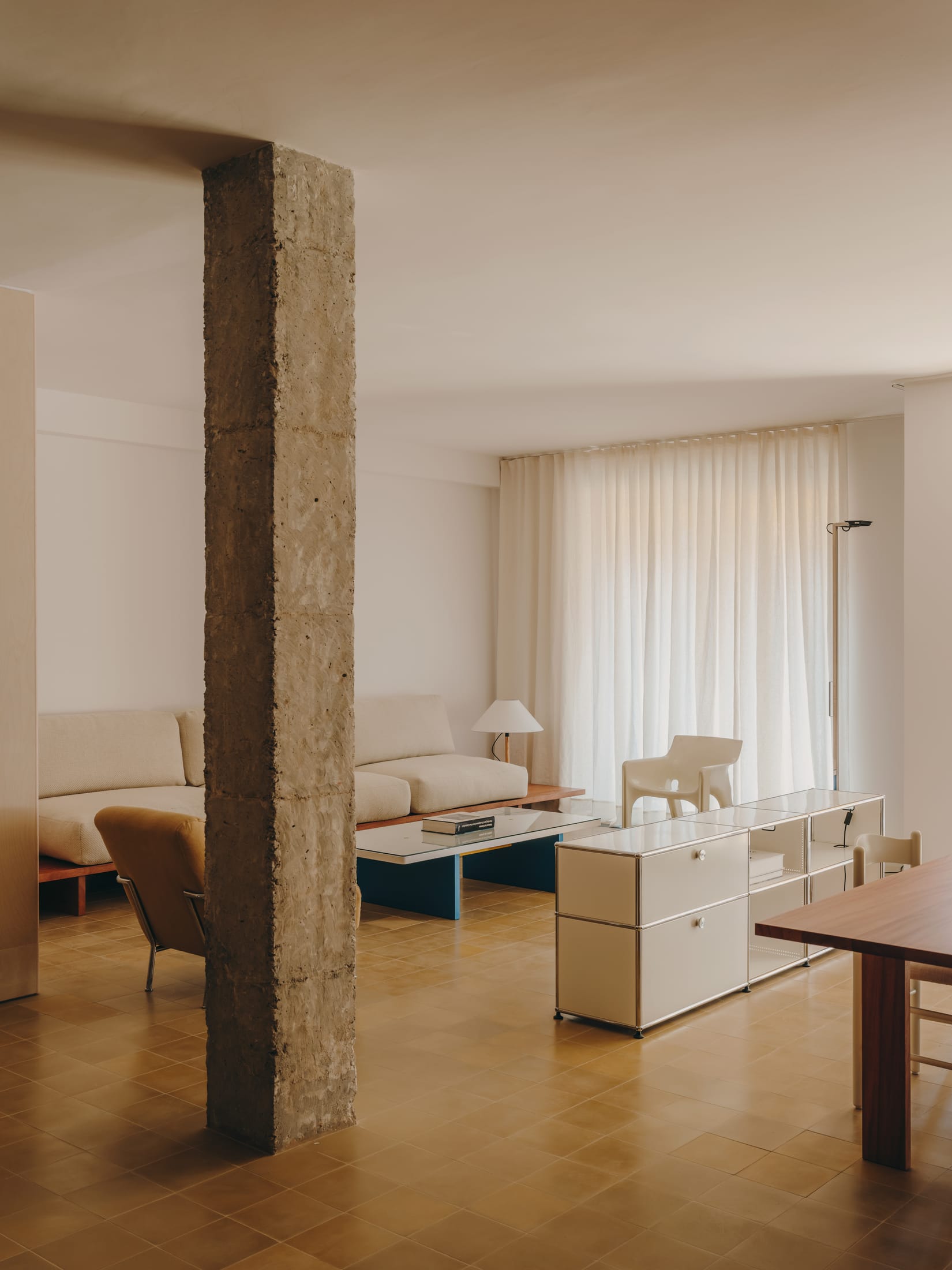 巴塞罗那Apt 21公寓丨西班牙巴塞罗那丨Skye Maunsell和Jordi Veciana-0