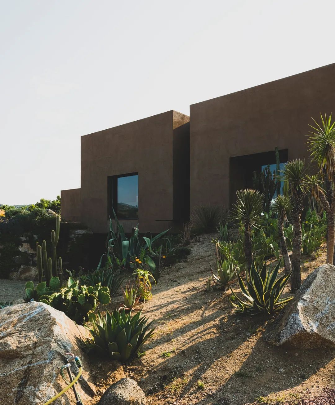 MORQ 建筑事务所打造简约纯粹的意大利海滨别墅-34