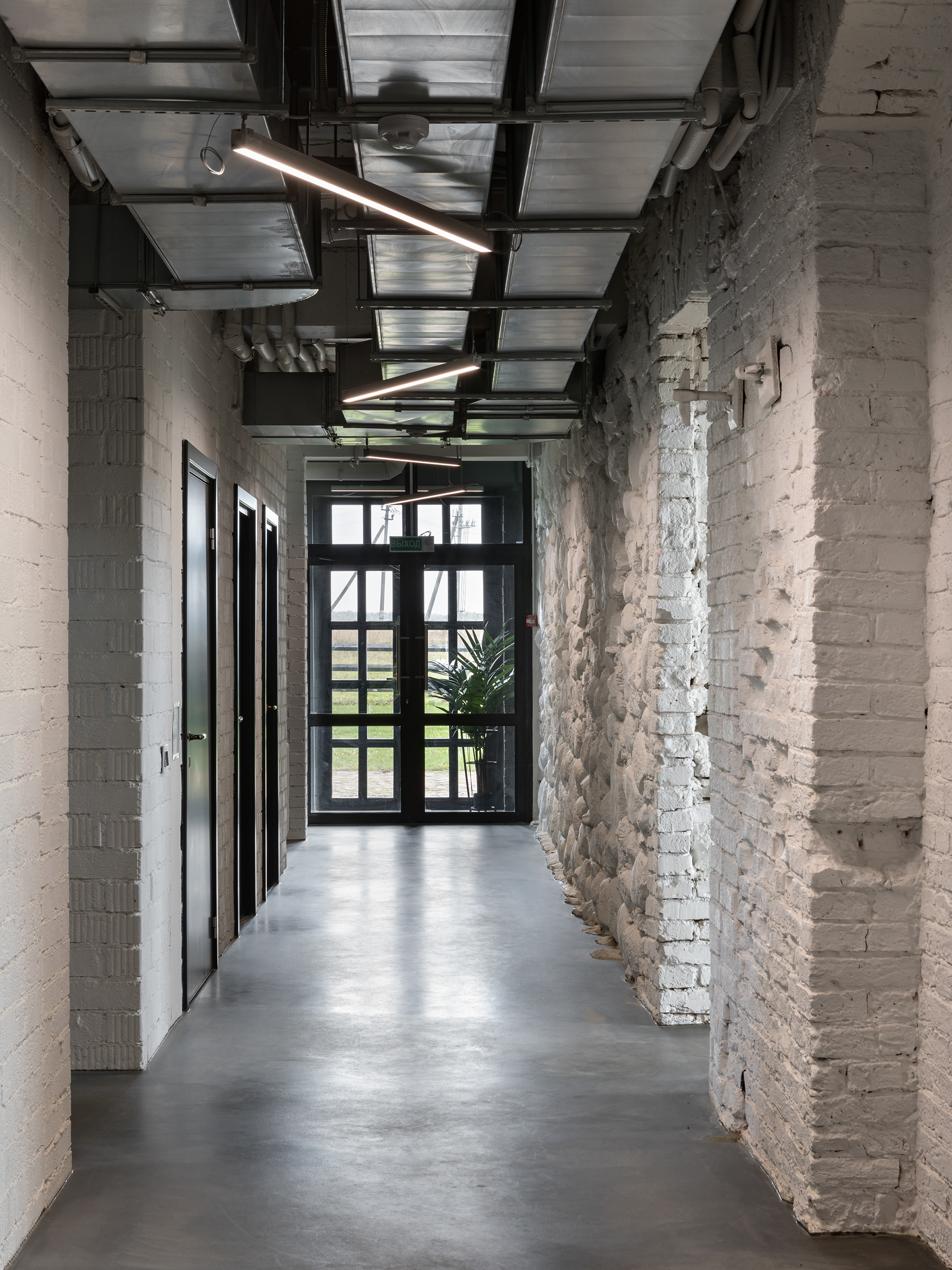 布洛瓦尔2号内饰（由于BROVAR可能是特定品牌、名称等，若有具体背景信息，可能会有更合适译法，这里按常规音译处理） 丨白俄罗斯明斯克丨VAE Studio-50