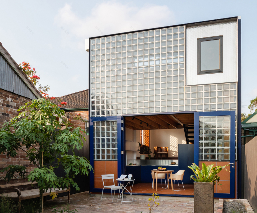 Glassbook House / Sibling Architecture-19