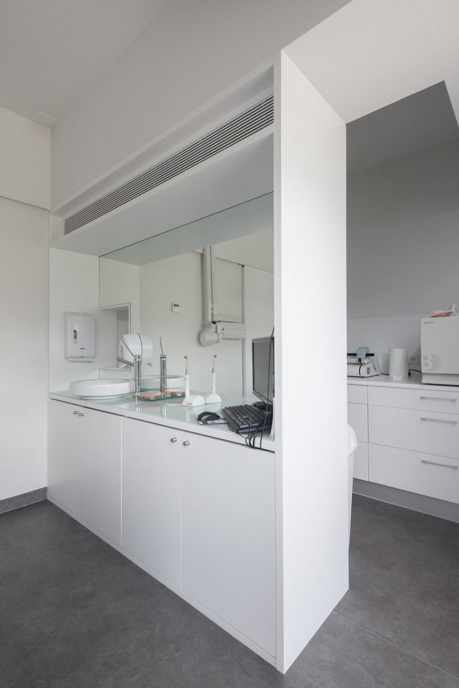 葡萄牙波尔图口腔诊所设计丨Paulo Merlini公司-15