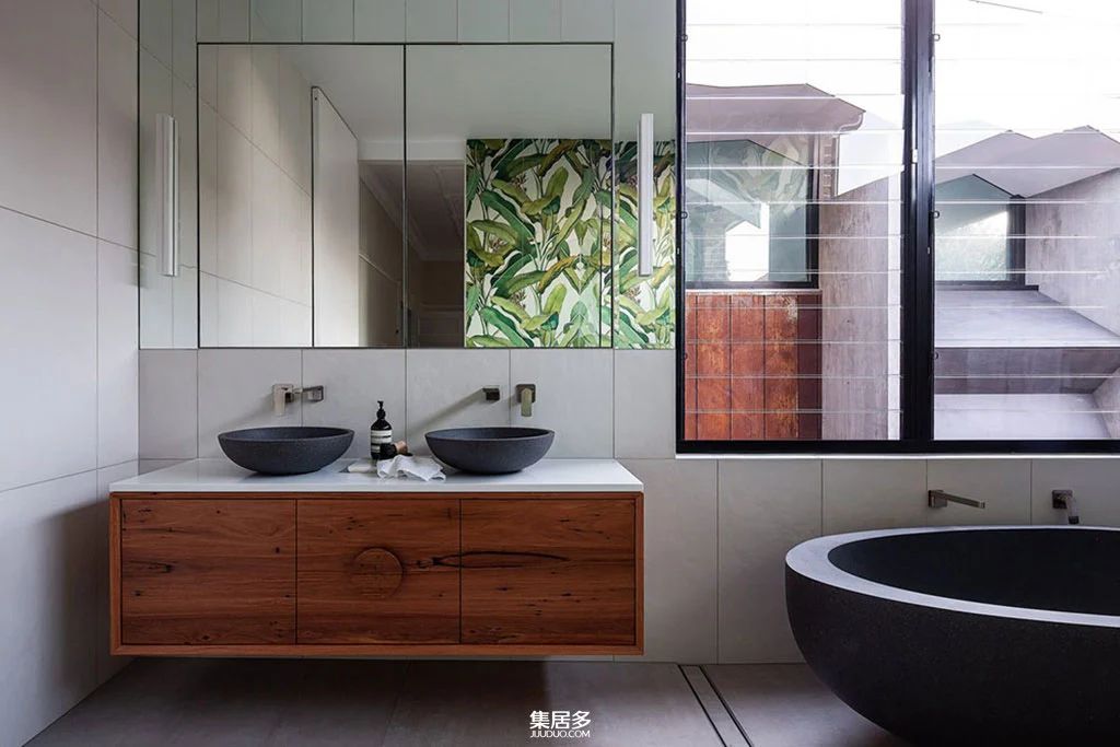 拥有独特屋顶和壮观黑色厨房的悉尼豪宅-15