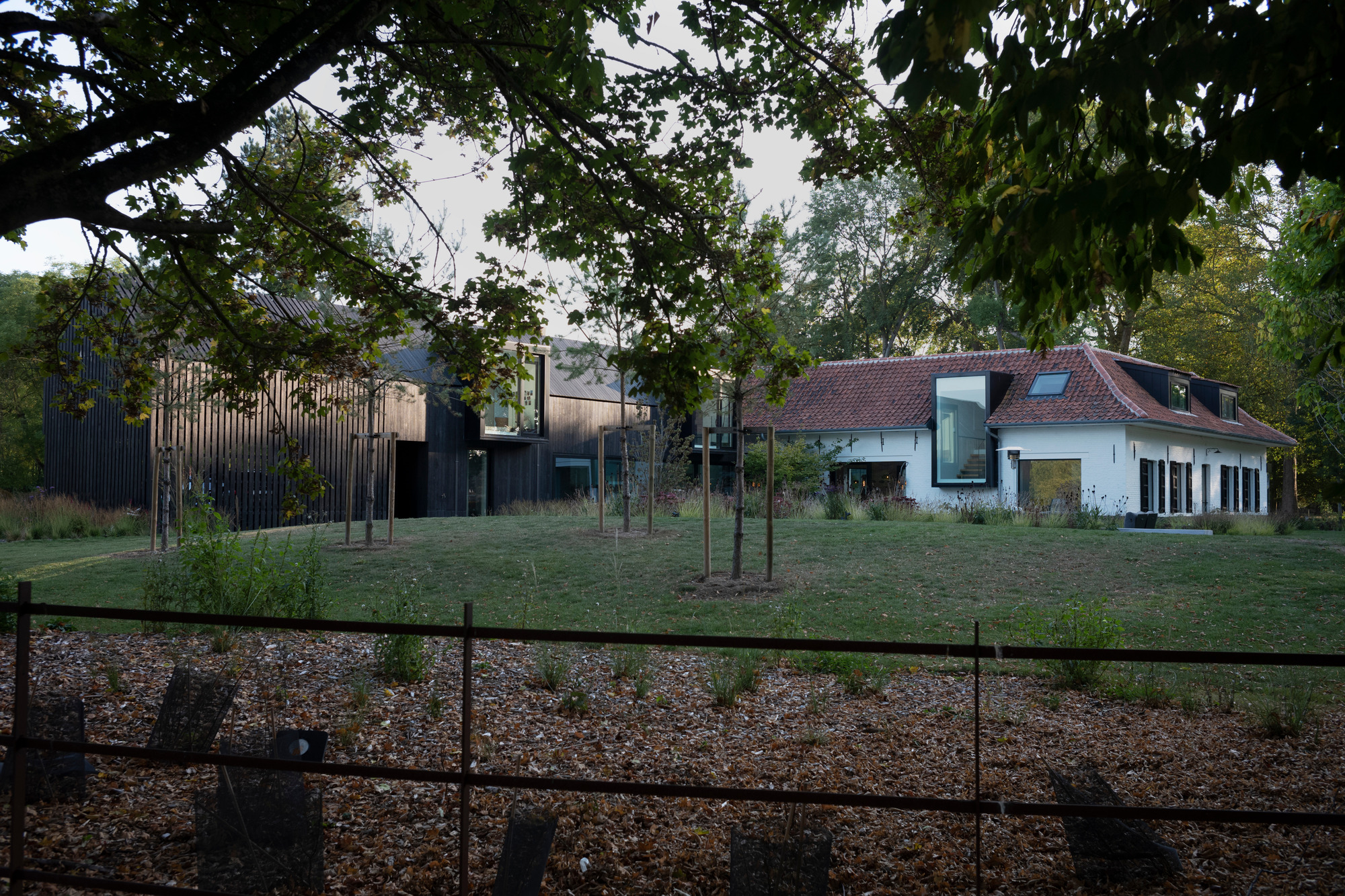 住所丨法国里尔-33