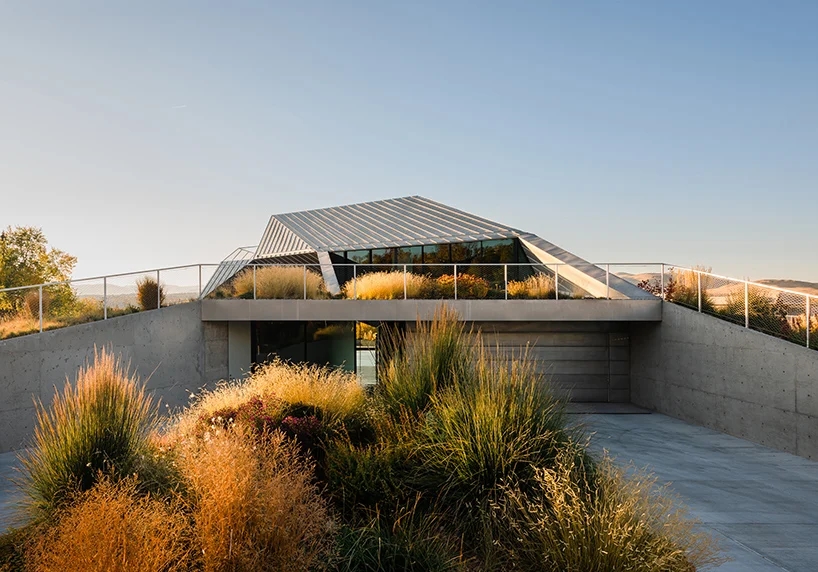 美国西部荒漠中的“变形器”住宅-18