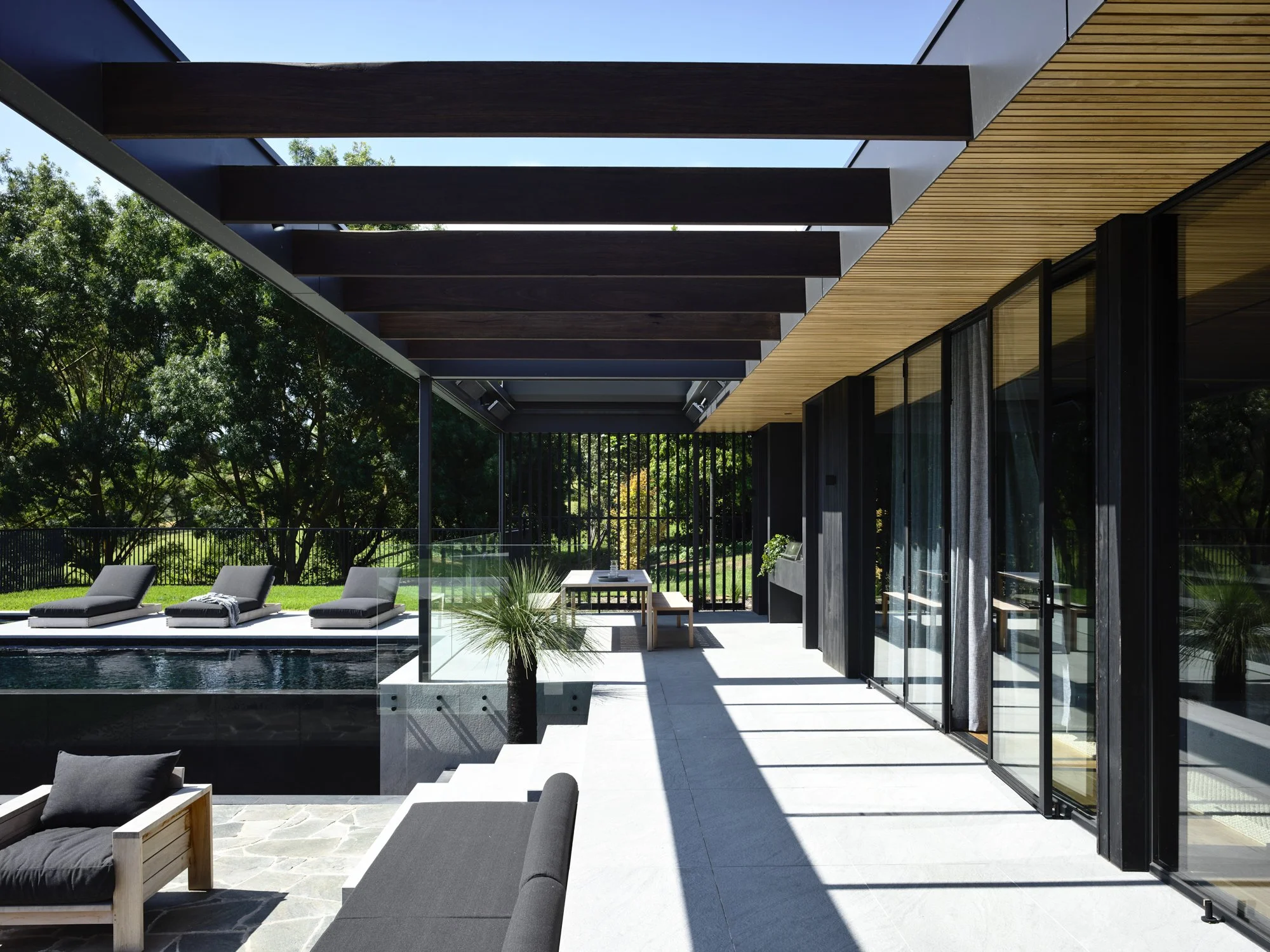 主岭别墅（注：House也可根据实际情况译为住宅府邸等，这里别墅较常用） -36